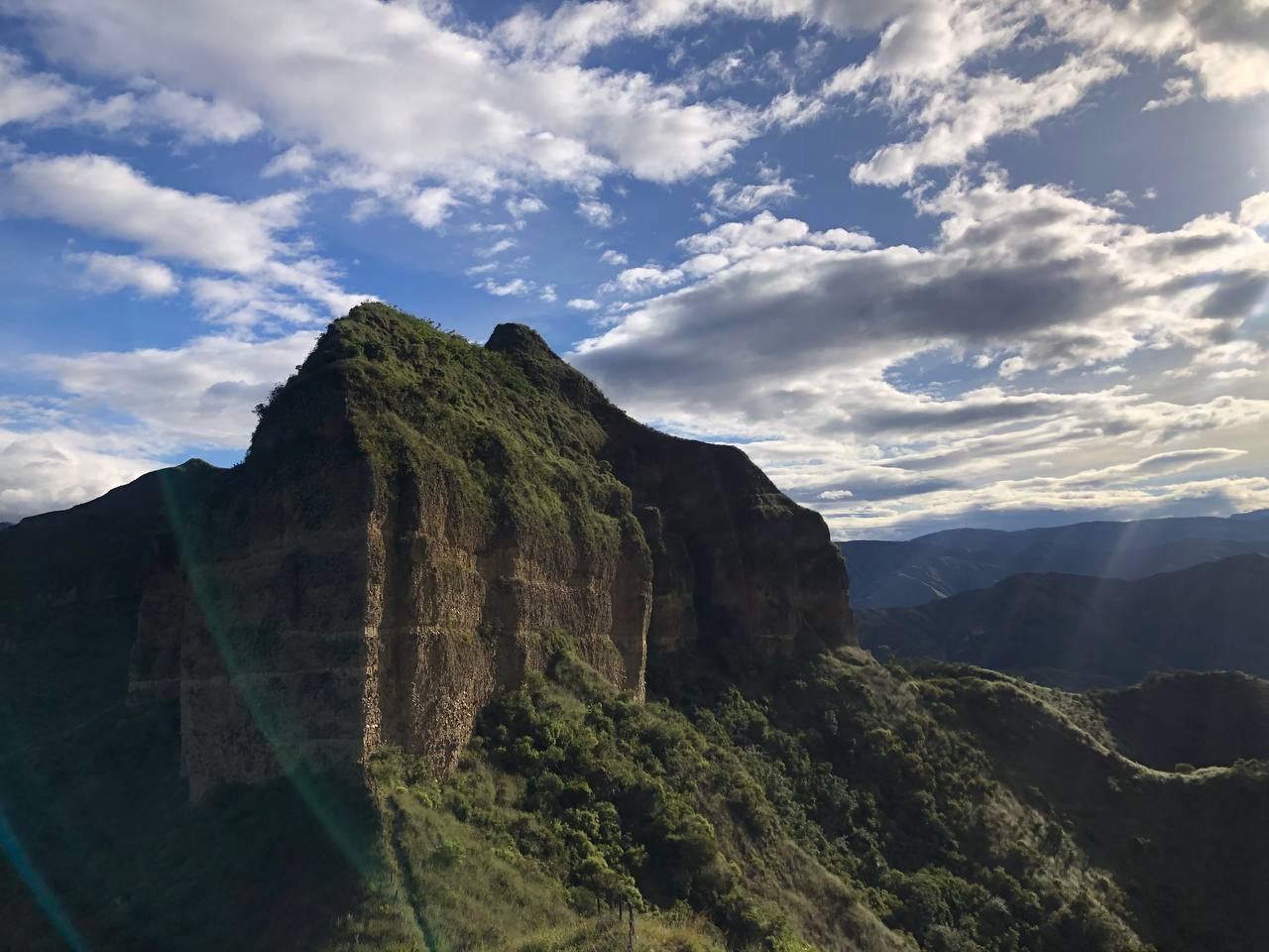 El Cerro Mandango, testigo del diario vivir de Vilcabamba